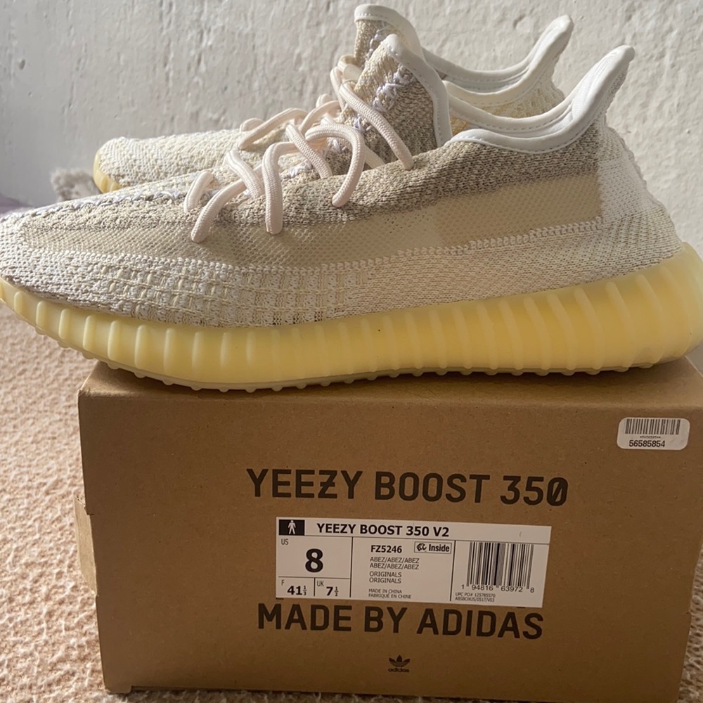 Yeezy boost size US 8 , worn 2x they too big